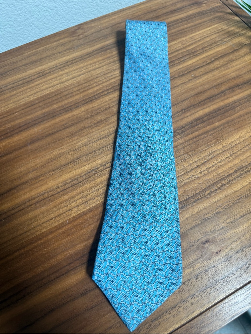 Hermes Blue and White Geometric Chain Silk Tie